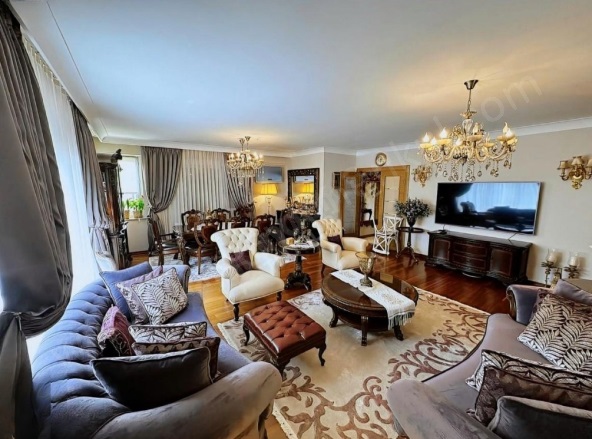 Erenköy Mah. Kadıköy Satılık Daire |  4+1 Oda | 220M2 26.500.000Tl  Krediye Uygun  | 9. Kat | Doğalgaz(Kombi) | 2 Banyo Resim-2