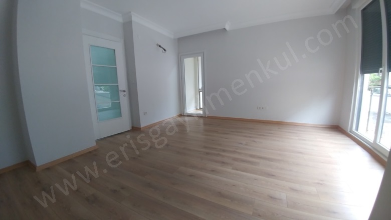 Kozyatağı Mah. Kadıköy Satılık Daire |  3+1 Oda | 115M2 13.350.000Tl  Krediye Uygun  | Yüksek Giriş | Doğalgaz(Kombi) | 1 Banyo | 3 Yatak Odası Resim-3