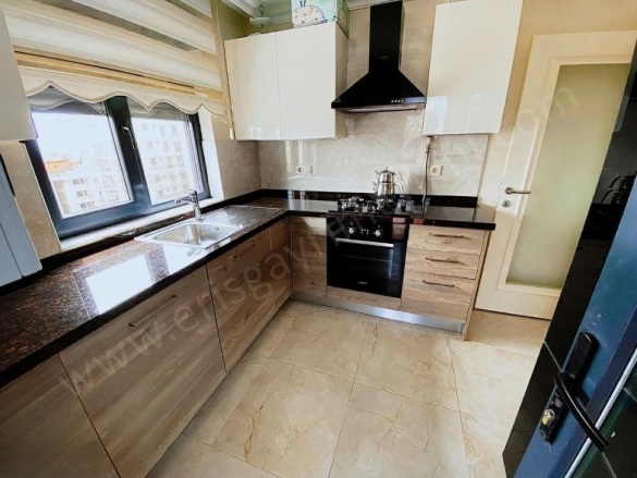 Bostancı Mah. Kadıköy Satılık Daire |  3+1 Oda | 130M2 19.750.000Tl  Krediye Uygun  | 10. Kat | Doğalgaz(Kombi) | 2 Banyo Resim-3