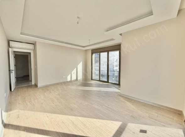 istanbul Kadıköy Suadiye Kaptan Arifte Site içerisinde Balkonlu 3+1 Satılık Daire Mah