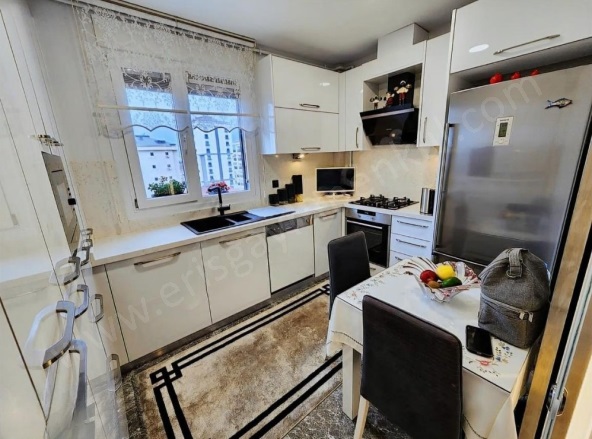 Kozyatağı Mah. Kadıköy Satılık Daire |  3+1 Oda | 105M2 19.000.000Tl  Krediye Uygun  | 8. Kat | Doğalgaz(Kombi) | 2 Banyo Resim-2