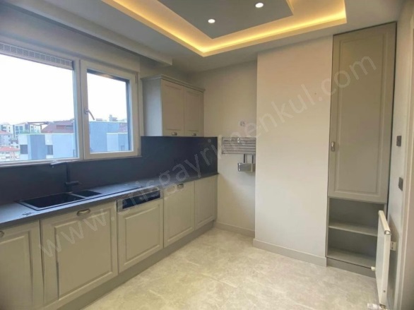 Göztepe Mah. Kadıköy Satılık Daire |  3+1 Oda | 135M2 25.950.000Tl  Krediye Uygun  | 10. Kat | Merkezi Isınma(Pay Ölçer) | 2 Banyo Resim-3