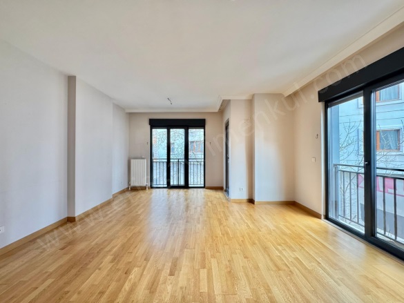 Suadiye Mah. Kadıköy Satılık Daire |  3+1 Oda | 125M2 21.750.000Tl  Krediye Uygun  | 1. Kat | Merkezi Isınma(Pay Ölçer) | 2 Banyo | 3 Yatak Odası Resim-1