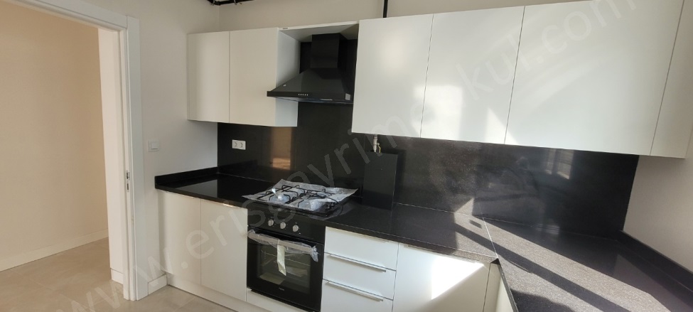 Kozyatağı Mah. Kadıköy Kiralık Daire |  3+1 Oda | 100M2 Yıllık 70.000Tl | 1. Kat | Doğalgaz(Kombi) | 1 Banyo Resim-2