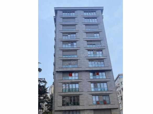 istanbul Kadıköy Suaddiye Minibüs Caddesi Üstünde Metroya 50 Metre Çift Balkonlu 3+1 Satılık Daire Suadiye Mah