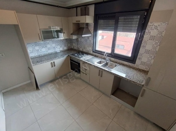 Suadiye Mah. Kadıköy Satılık Daire |  3+1 Oda | 125M2 21.950.000Tl  Krediye Uygun  | 4. Kat | Doğalgaz(Kombi) | 2 Banyo Resim-2