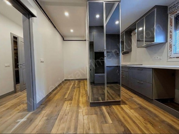 Kozyatağı Mah. Kadıköy Satılık Daire |  3+1 Oda | 190M2 22.800.000Tl  Krediye Uygun  | 7. Kat | Doğalgaz(Kombi) | 3 Banyo | 3 Yatak Odası Resim-4