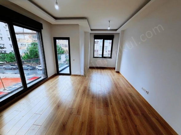 Bostancı Mah. Kadıköy Satılık Daire |  2+1 Oda | 95M2 14.000.000Tl  Krediye Uygun  | 1. Kat | Doğalgaz(Kombi) | 1 Banyo Resim-2