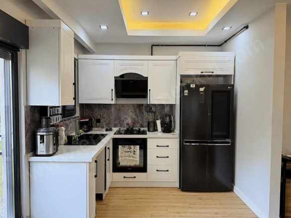 istanbul Kadıköy Kozyatağı Mah Minibüs Caddesine Yakın Eşyalı Satılık Daire 2+1