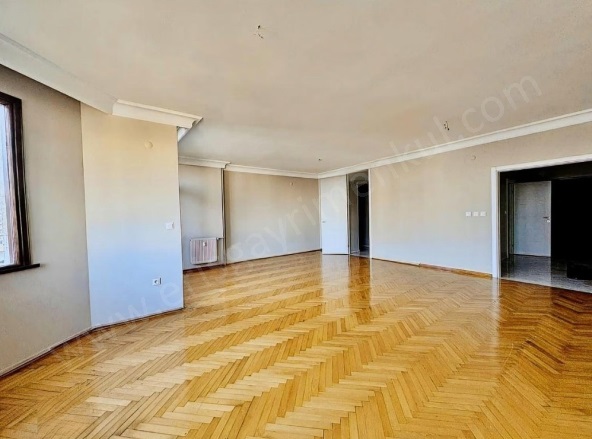 19 Mayıs Mah. Kadıköy Satılık Daire |  3+1 Oda | 190M2 17.750.000Tl  Krediye Uygun  | 8. Kat | Merkezi Isınma(Pay Ölçer) | 2 Banyo Resim-3