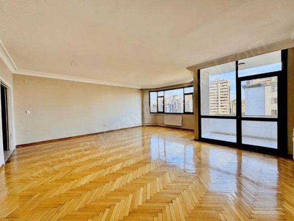 19 Mayıs Mah. Kadıköy Satılık Daire |  3+1 Oda | 190M2 17.800.000Tl  Krediye Uygun  | 8. Kat | Merkezi Isınma(Pay Ölçer) | 2 Banyo Resim-4