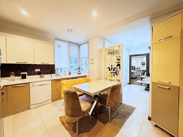 Suadiye Mah. Kadıköy Satılık Daire |  3+1 Oda | 130M2 23.900.000Tl | 1. Kat | Doğalgaz(Kombi) | 2 Banyo Resim-2