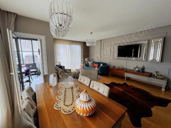 Suadiye Mah. Kadıköy Satılık Daire |  3+1 Oda | 135M2 27.950.000Tl  Krediye Uygun  | 7. Kat | Doğalgaz(Kombi) | 2 Banyo Resim-5