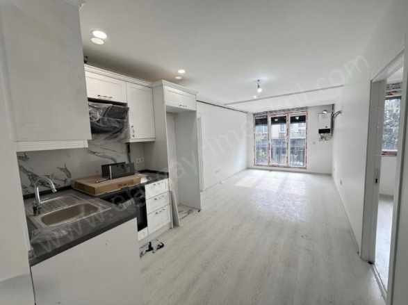 istanbul Kadıköy Çatalçeşmede Caddeye 6 Bina 2+1 75 M2 Yeni Satılık Daire Suadiye Mah