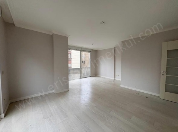 Kozyatağı Mah. Kadıköy Satılık Daire |  2+1 Oda |13.500.000Tl  Krediye Uygun  | 2. Kat | Yerden Isıtma | 2 Banyo Resim-3