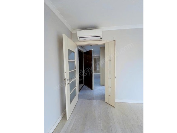 Kozyatağı Mah. Kadıköy Satılık Daire |  2+1 Oda | 95M2 13.250.000Tl  Krediye Uygun  | 2. Kat | Yerden Isıtma | 2 Banyo Resim-4
