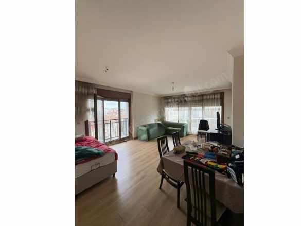 istanbul Kadıköy Göztepe Çemenzarda 2+1 Balkonlu Ferah Satılık Daire Mah