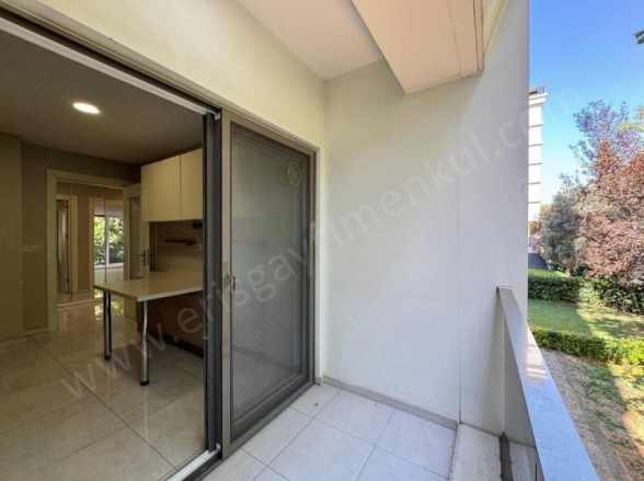 istanbul Kadıköy Erenköy Minibüs Cd Çok Yakın Güvenlikli Site 3+1 125M2 Satılık Daire Mah