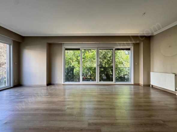 istanbul Kadıköy Erenköy Minibüs Cd Çok Yakın Güvenlikli Site 3+1 125M2 Satılık Daire Mah