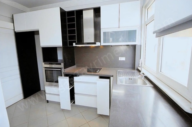 Sahrayıcedit Mah. Kadıköy Satılık Daire |  3+1 Oda | 150M2 11.500.000Tl  Krediye Uygun  | 7. Kat | Merkezi Isınma(Pay Ölçer) | 1 Banyo Resim-5