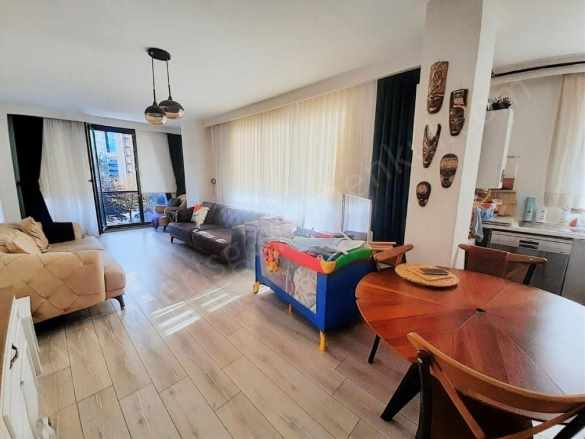 istanbul Kadıköy Kozyatağı Yeni Binada iş Yerine Uygun Satılık Daire 3 Kt 2+1 Boş Mah