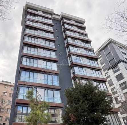 istanbul Kadıköy Atatürk Caddesinde Genç Binada Kapanmaz Ferahlıkta Satılık Daire 3+1 Sahrayıcedit Mah