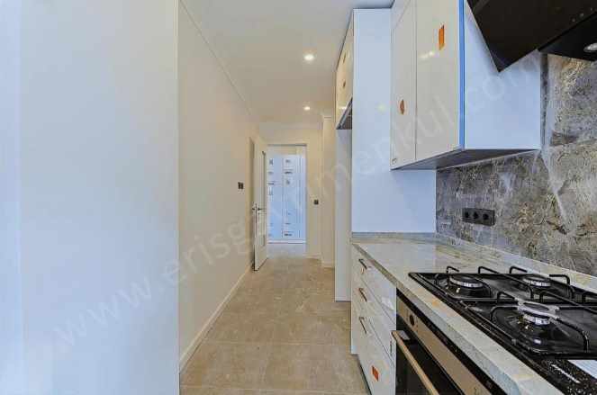 istanbul Kadıköy Suadiyede Bağdat Caddesine Komşu 2+1 Balkonlu Satılık Daire Suadiye Mah