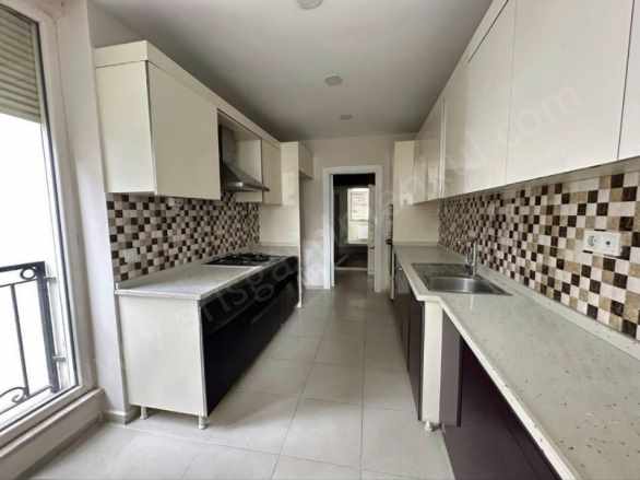 istanbul Kadıköy Satılık Daire Erenköyde 3+1 140M2 iskanlı Geniş Erenköy Mah