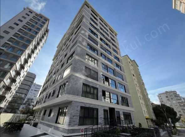 istanbul Kadıköy Suadiyede Bağdat Cd Komşu Balkonlu E Banyolu Yeni 140M² 3+1 Boş Satılık Daire Suadiye Mah