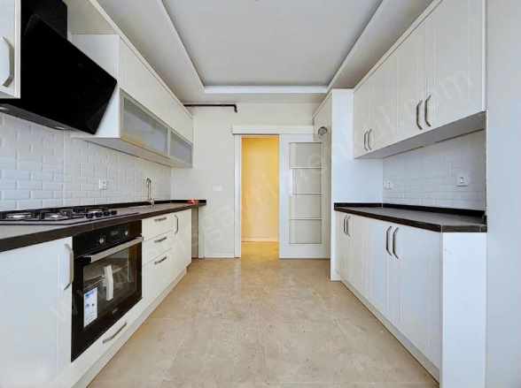 istanbbul Kadıköy Suadiye Bağdat Cad Yakın 5 Yıllık 140 M2 3+1 Satılık Daire Mah