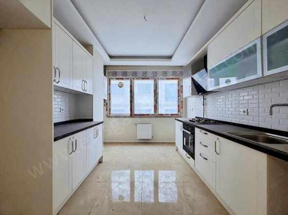 istanbbul Kadıköy Suadiye Bağdat Cad Yakın 5 Yıllık 140 M2 3+1 Satılık Daire Mah