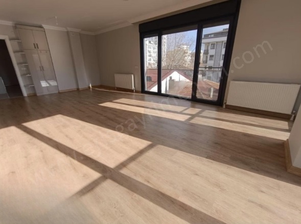 Suadiye Mah. Kadıköy Satılık Daire |  3+1 Oda | 130M2 21.950.000Tl  Krediye Uygun  | 4. Kat | Doğalgaz(Kombi) | 2 Banyo Resim-4