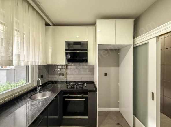 istanbul Kadıköy Suadiye Kaptan Arif Sokak Genç Binada Satılık Daire 3+1 Boş 19 Mayıs Mah