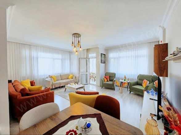 istanbul Kadıköy Erenköy Minibüs Yoluna 2 Binada Bakımlı 3+1 Satılık Daire Boş 19 Mayıs Mah