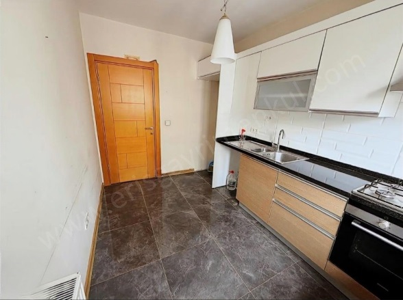 Kozyatağı Mah. Kadıköy Satılık Daire |  3+1 Oda | 120M2 16.650.000Tl  Krediye Uygun  Eşyalı  | 6. Kat | Merkezi Isınma(Pay Ölçer) | 1 Banyo Resim-4