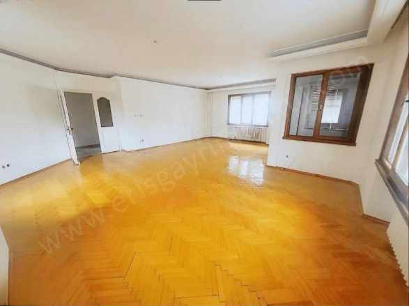 Göztepe Bağdat Caddesi Ne Yakın Bakımlı Binada 180 M2 4+1 Kiralık Daire Kadıköy Mah