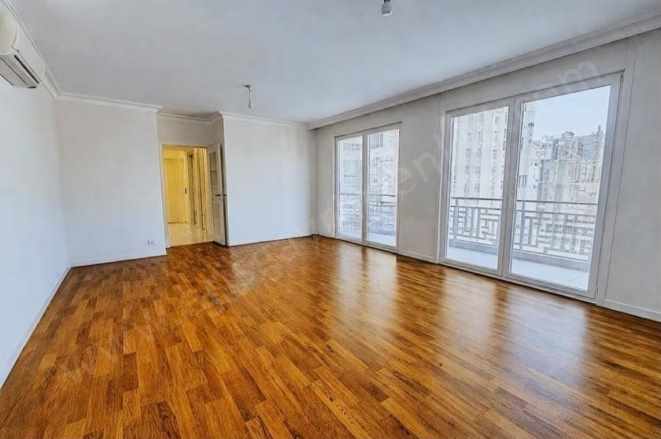 Kozyatağında Satılık Daire 3+1 Minibüse 1 Paralel 8 Yaşında 87 M2 Net Balkonlu Fırsat Kadıköy Kozyatağı Mah