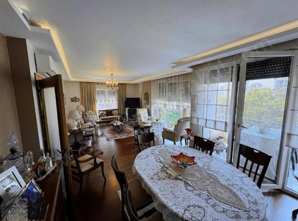 Erenköy Mah. Kadıköy Satılık Daire |  3+1 Oda | 135M2 19.950.000Tl  Krediye Uygun  | 5. Kat | Doğalgaz(Kombi) | 2 Banyo Resim-3