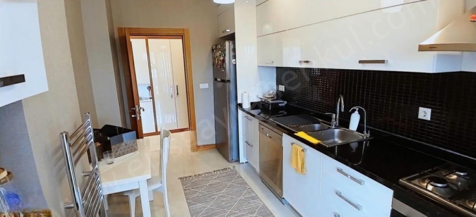 Kozyatağı Mah. Kadıköy Satılık Daire |  3+1 Oda | 130M2 18.500.000Tl  Krediye Uygun  | 10. Kat | Doğalgaz(Kombi) | 2 Banyo Resim-3