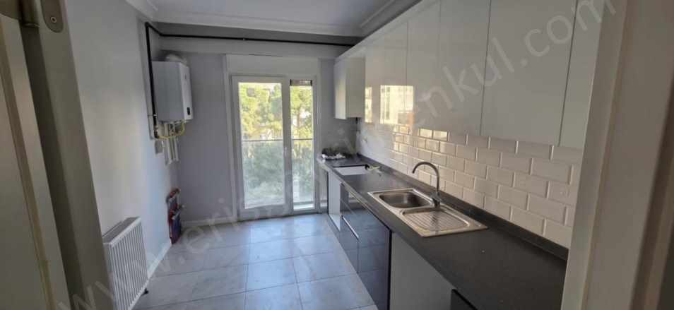 istanbul Kadıköy inönü Cad 3 Yıllık Boş 2+1 Kombili Brüt 90M2 Satılık Daire 19 Mayıs Mah
