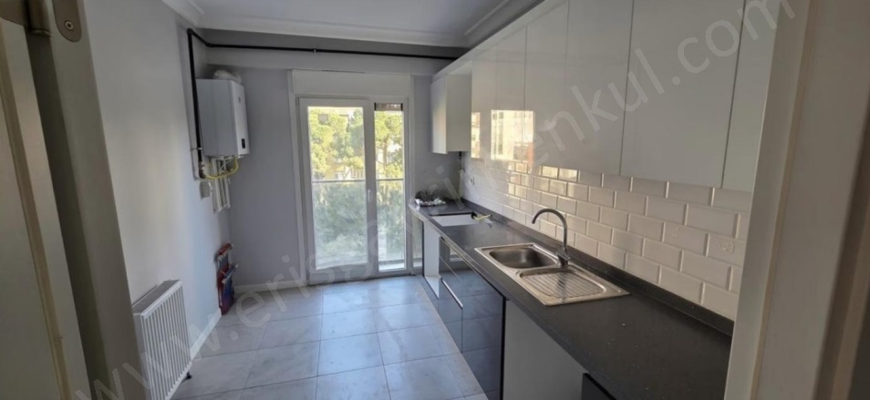 19 Mayıs Mah. Kadıköy Satılık Daire |  2+1 Oda | 90M2 13.900.000Tl  Krediye Uygun  | 4. Kat | Doğalgaz(Kombi) | 1 Banyo Resim-3