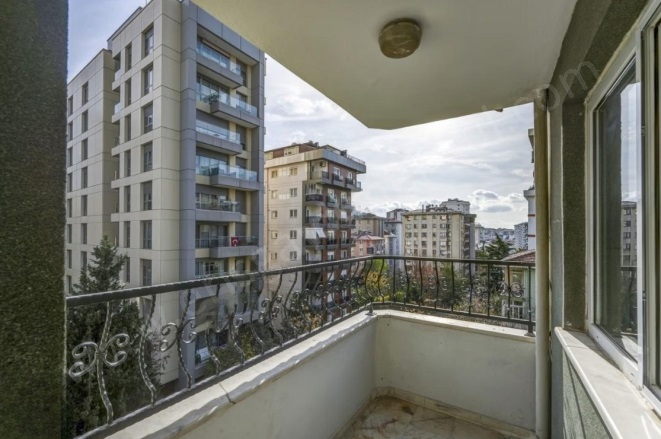 Bostancı Mah. Kadıköy Satılık Daire |  3+1 Oda | 135M2 11.950.000Tl  Krediye Uygun  | 4. Kat | Merkezi Isınma(Pay Ölçer) | 2 Banyo Resim-5