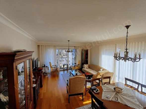 Göztepe Tren Bağdat Cad Arasında Geniş Ebeveyn Banyolu 3+1 Satılık Daire Kadıköy Mah