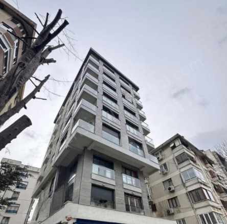 istanbul Kadıköy Marmara Caddesinde iskanlı Geniş Kullanımlı 2+1 Satılık Daire Kozyatağı Mah