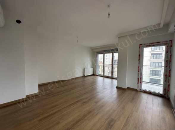 istanbul Kadıköy Marmara Caddesinde iskanlı Geniş Kullanımlı 2+1 Satılık Daire Kozyatağı Mah