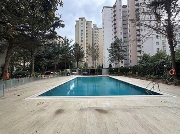 Kozyatağı Mah. Kadıköy Satılık Daire |  4+1 Oda | 180M2 19.250.000Tl  Krediye Uygun  | 3. Kat | Merkezi Isınma(Pay Ölçer) | 2 Banyo Resim-1