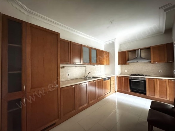 Kozyatağı Mah. Kadıköy Satılık Daire |  4+1 Oda | 180M2 19.250.000Tl  Krediye Uygun  | 3. Kat | Merkezi Isınma(Pay Ölçer) | 2 Banyo Resim-4