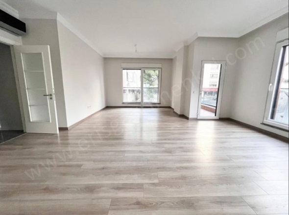 Erenköy Mah. Kadıköy Satılık Daire |  4+1 Oda | 170M2 26.750.000Tl  Krediye Uygun  | 1. Kat | Yerden Isıtma | 2 Banyo Resim-3