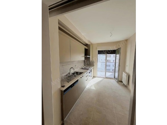 Erenköy Mah. Kadıköy Satılık Daire |  3+1 Oda | 105M2 23.500.000Tl  Krediye Uygun  | 8. Kat | Merkezi Isınma(Pay Ölçer) | 1 Banyo Resim-3