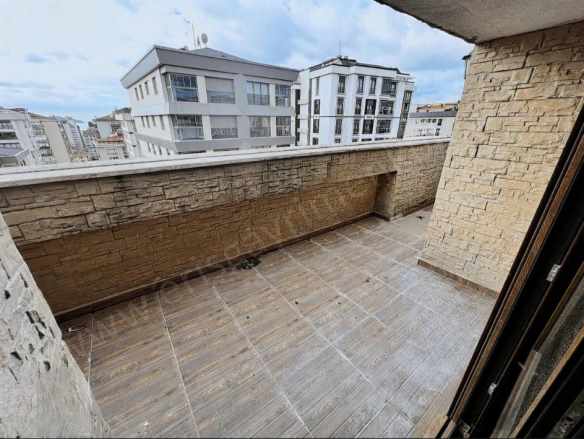 istanbul Kadıköy Feride Geçidinde 220 M2 5+1 Boş Oturuma Hazır Satılık Daire Suadiye Mah